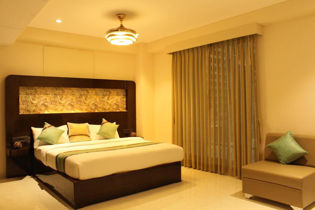 Zip By Spree Hotels Surat Exterior photo