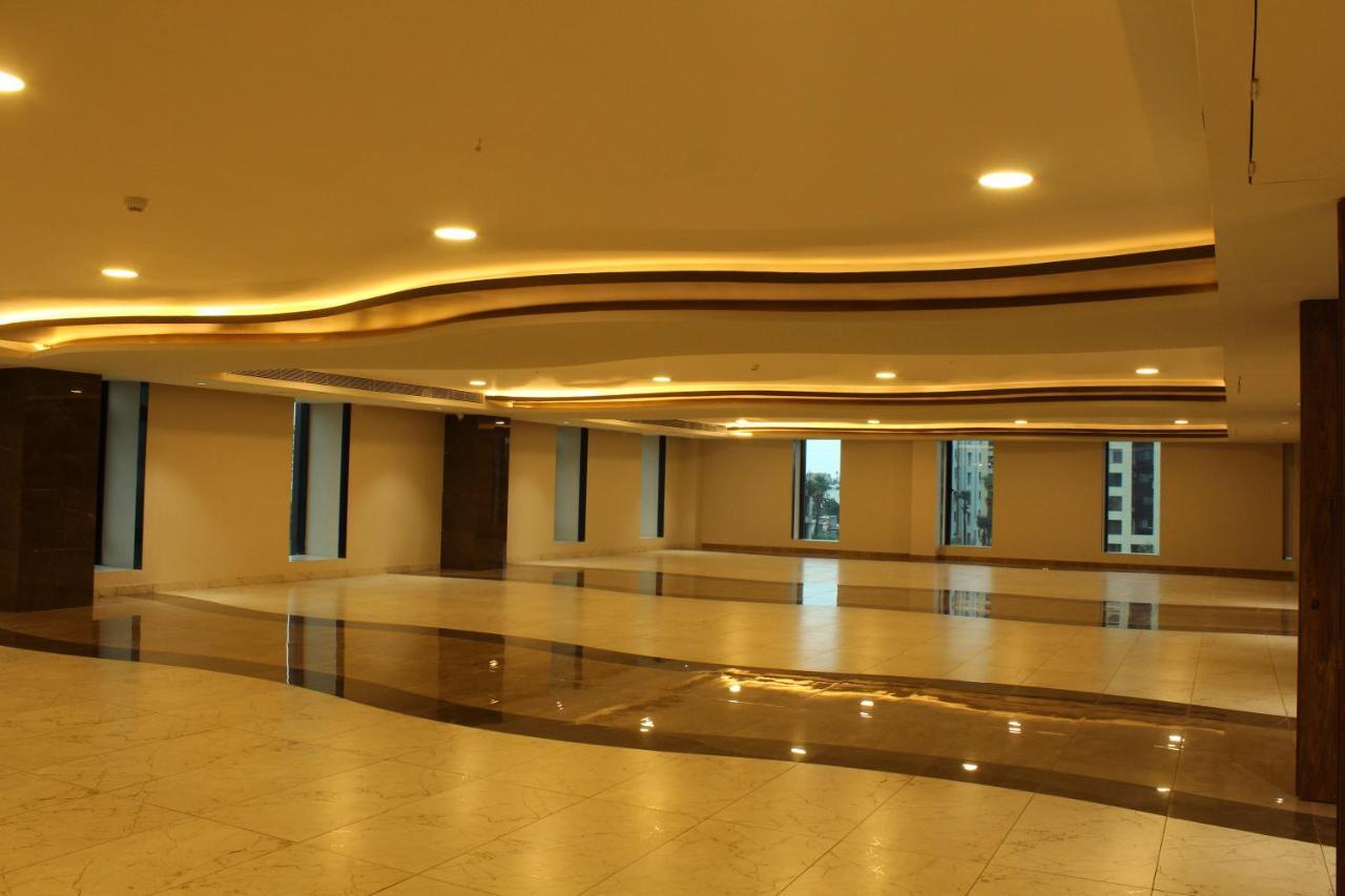 Zip By Spree Hotels Surat Exterior photo