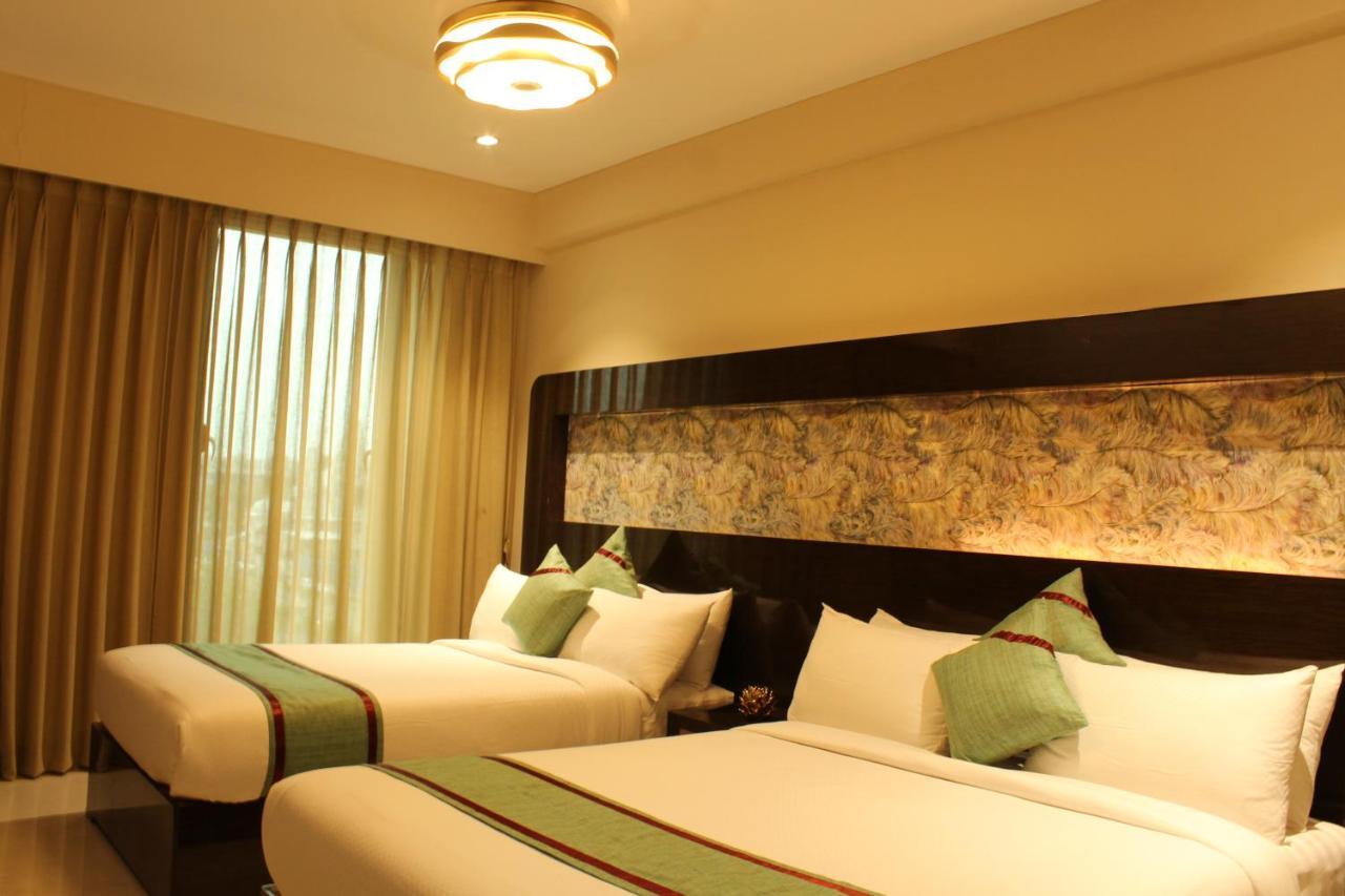 Zip By Spree Hotels Surat Exterior photo