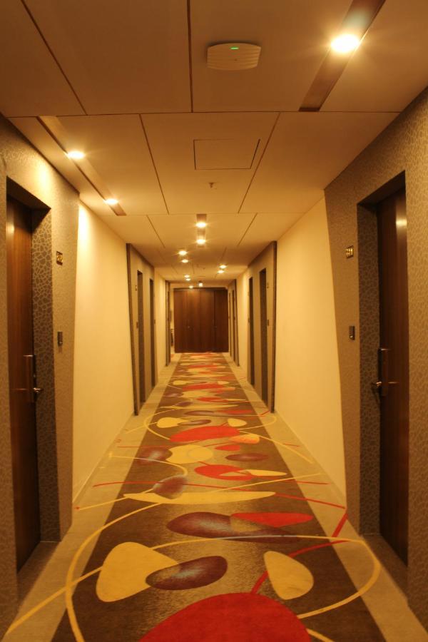 Zip By Spree Hotels Surat Exterior photo