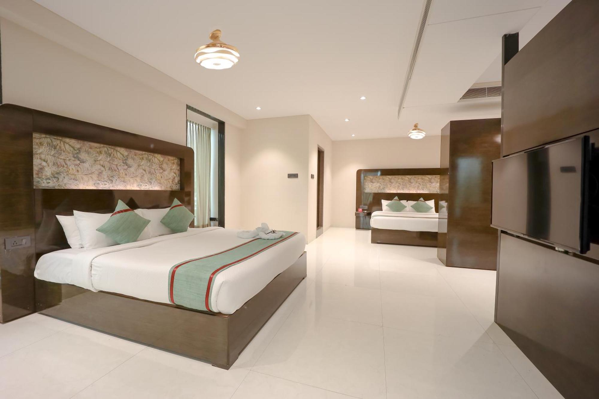 Zip By Spree Hotels Surat Exterior photo